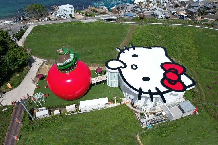 HELLO KITTY SHOW BOX / HELLO KITTY APPLE HOUSE